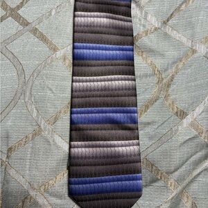 Elegant Striped Tie in Black, Gray, and Blue